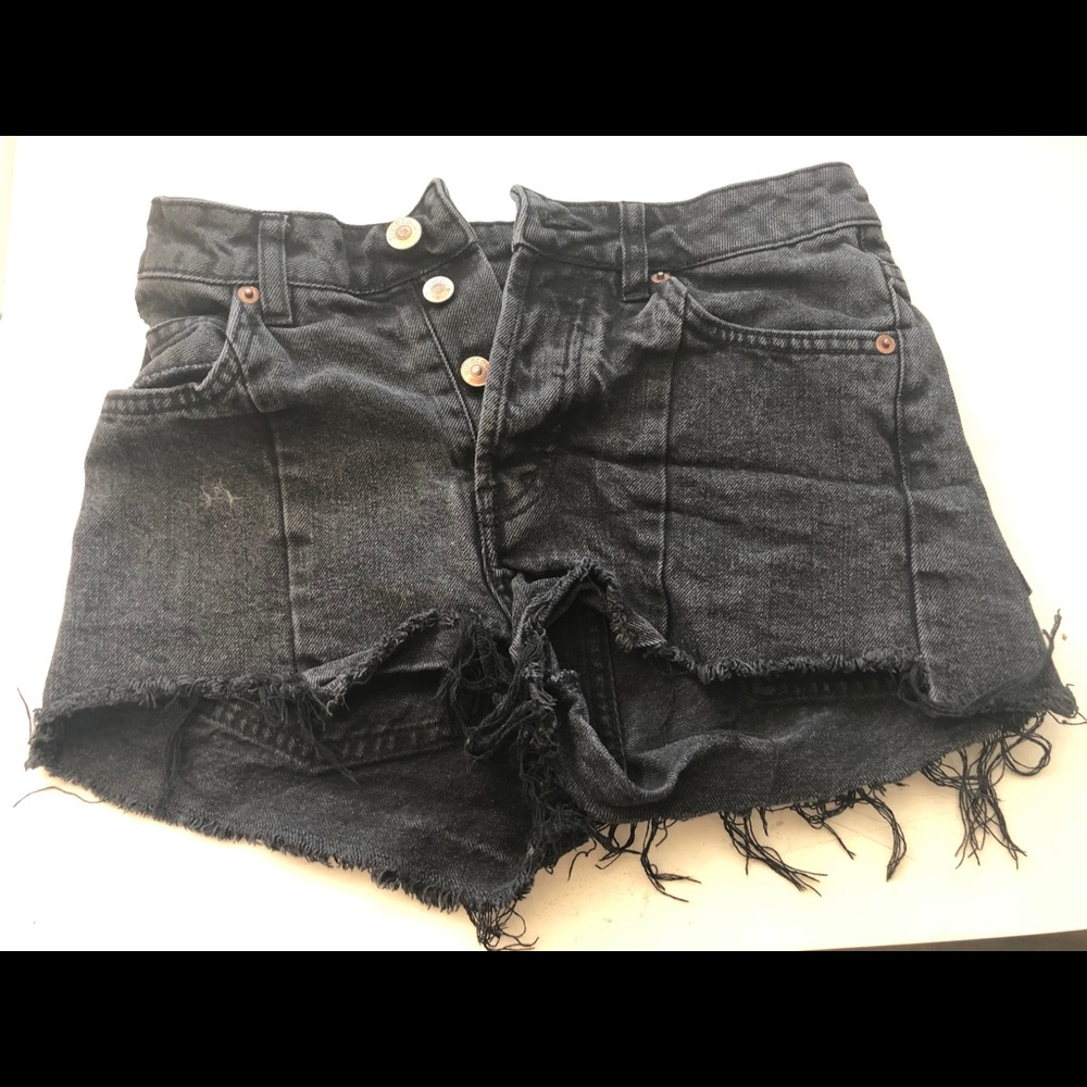 BLACK SHORTS!!!!!